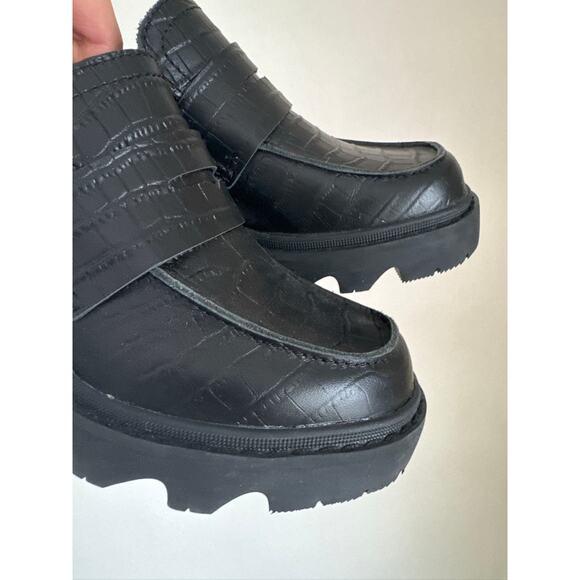 Sorel Joan Now City Loafer Chunky Platform Croc-Embossed in Black - Size 6 - Picture 3 of 8